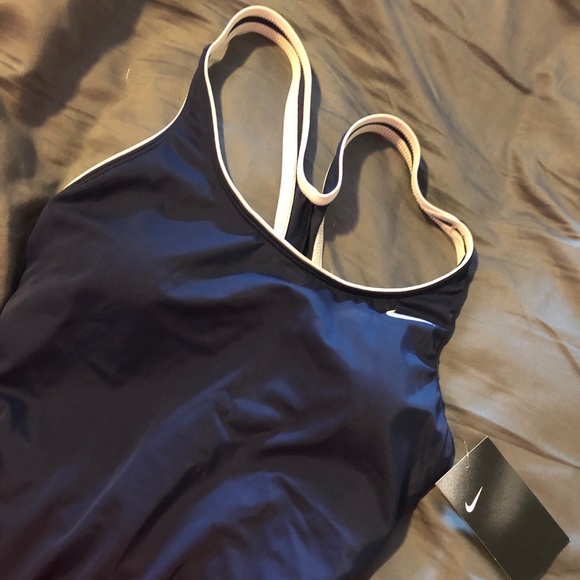 NWT Woman’s Nike One Piece Bathing Suit-Large - Picture 2 of 4
